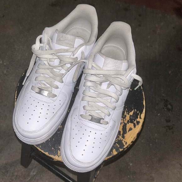Used NIKE WHITE AIR FORCE ONES 10.5US With Discount Shipping! - Picture 2 of 6